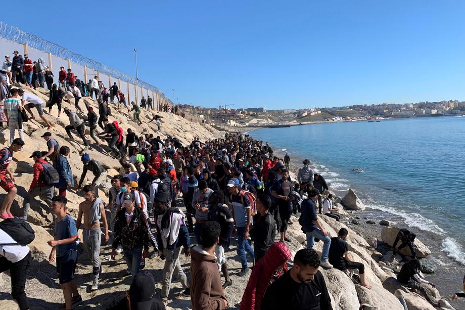Madrid And The EU Working On Emergency Plan To Alleviate Migration madrid-and-the-eu-working-on-emergency-plan-to-alleviate-migration