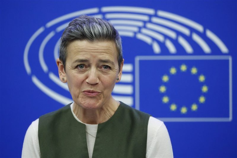 EU antitrust chief Vestager in running for EIB top job | Euractiv