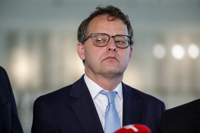 Hungary grants asylum to Polish ex-official in corruption case