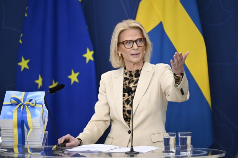 Sweden approves defence splurge to fend off Russia, hit NATO target