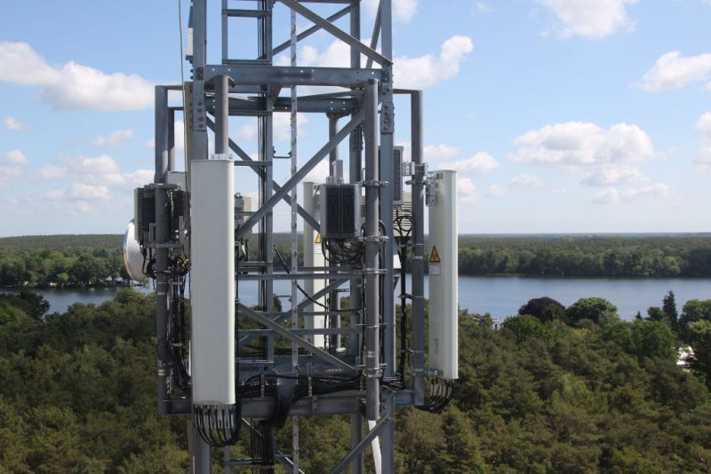 'Tower war' legal twist in France may sway EU telecoms debate