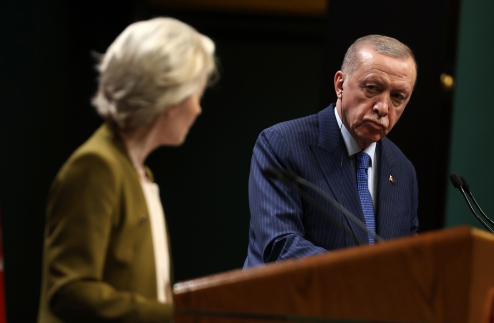 Turkey and South Korea apply to join EU arms scheme | Euractiv