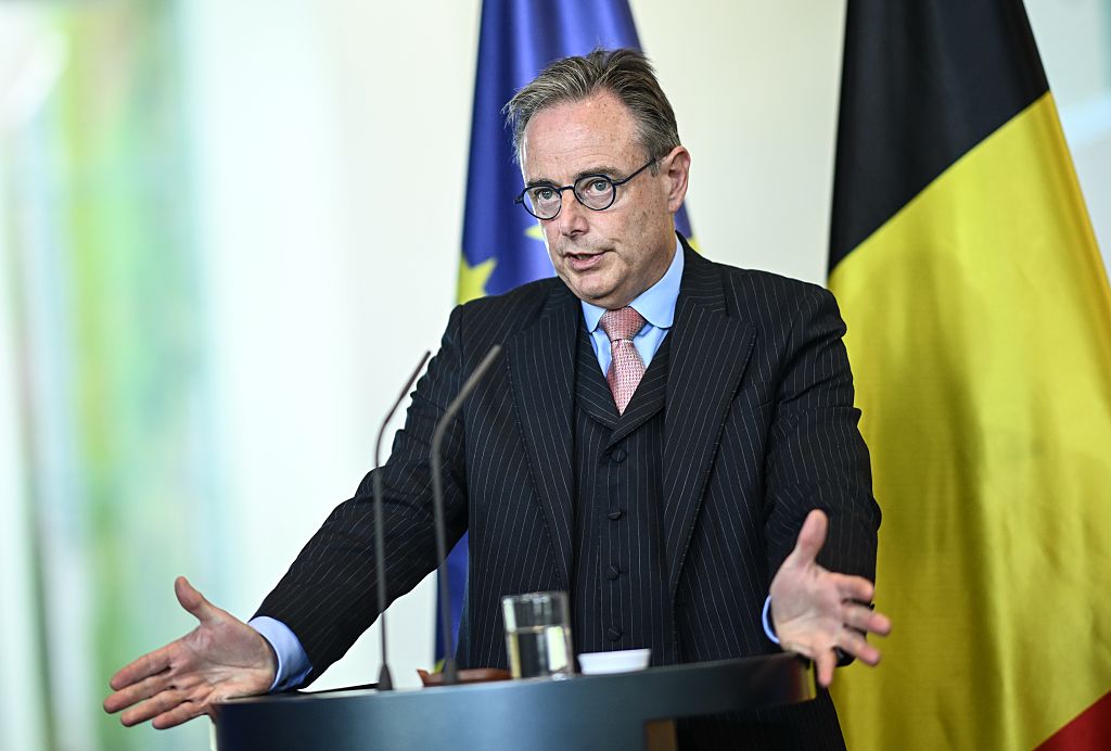 www.euractiv.com