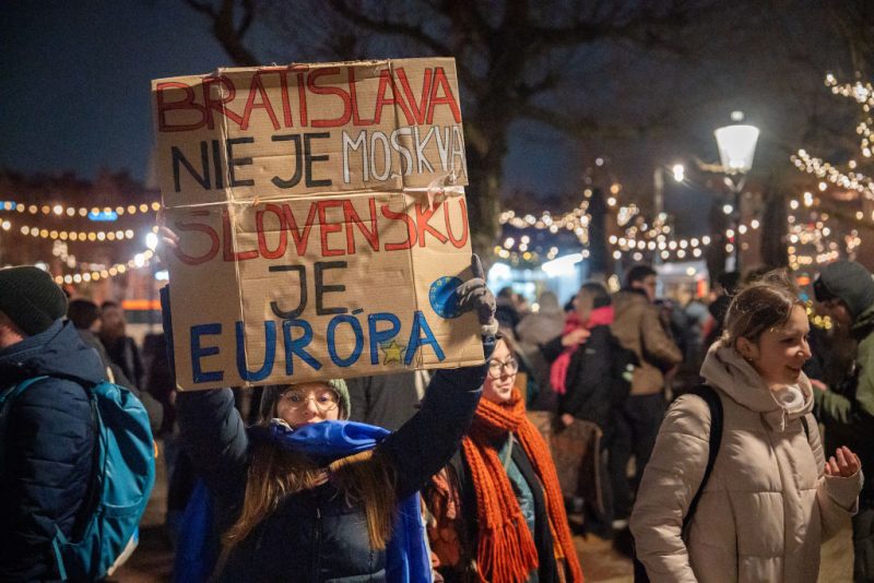 Slovak officials fuming at Czech minister for attending Bratislava protest