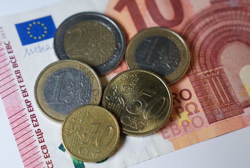 Brussels calls for ‘simple’, tax-exempt savings and investment accounts