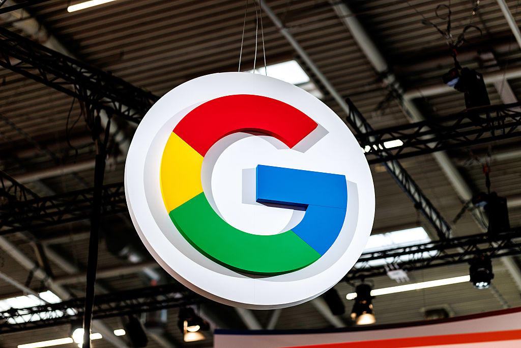 Protesters outside Berlaymont urge EU to break-up Google | Euractiv