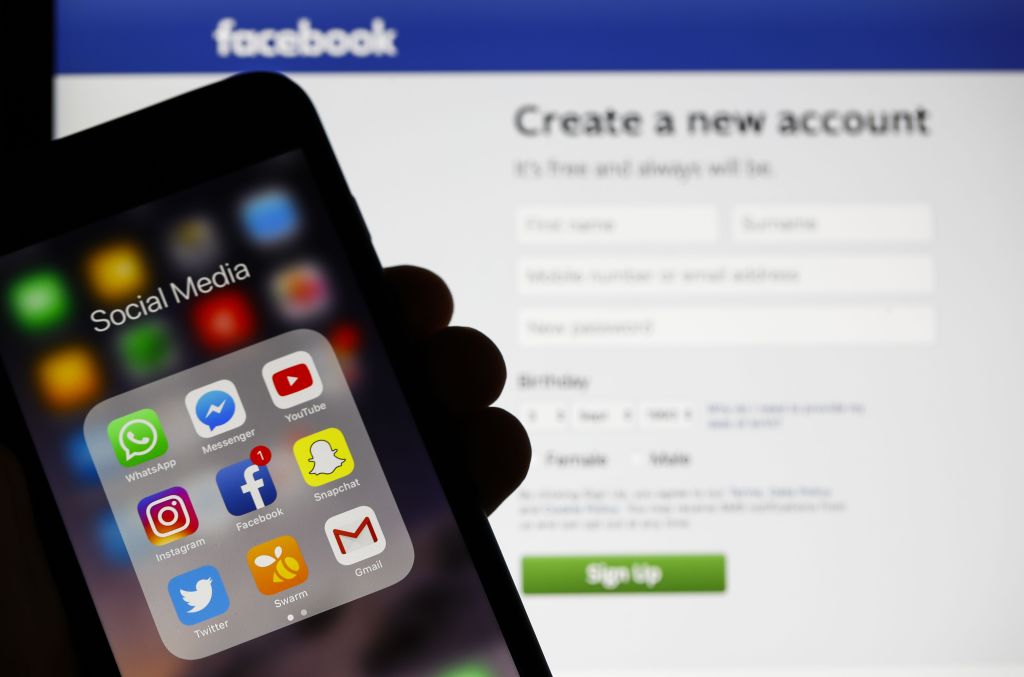 Big tech's political ad blackout tests new EU transparency law | Euractiv
