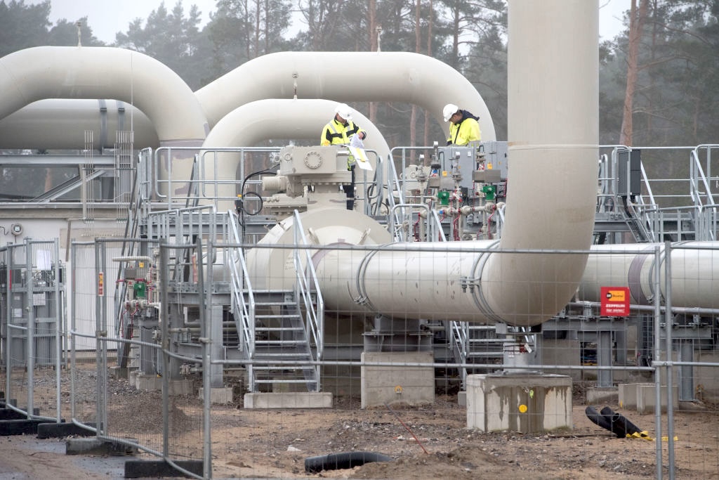 Czechia offers gas lifeline to Slovakia as EU advances Russian ban