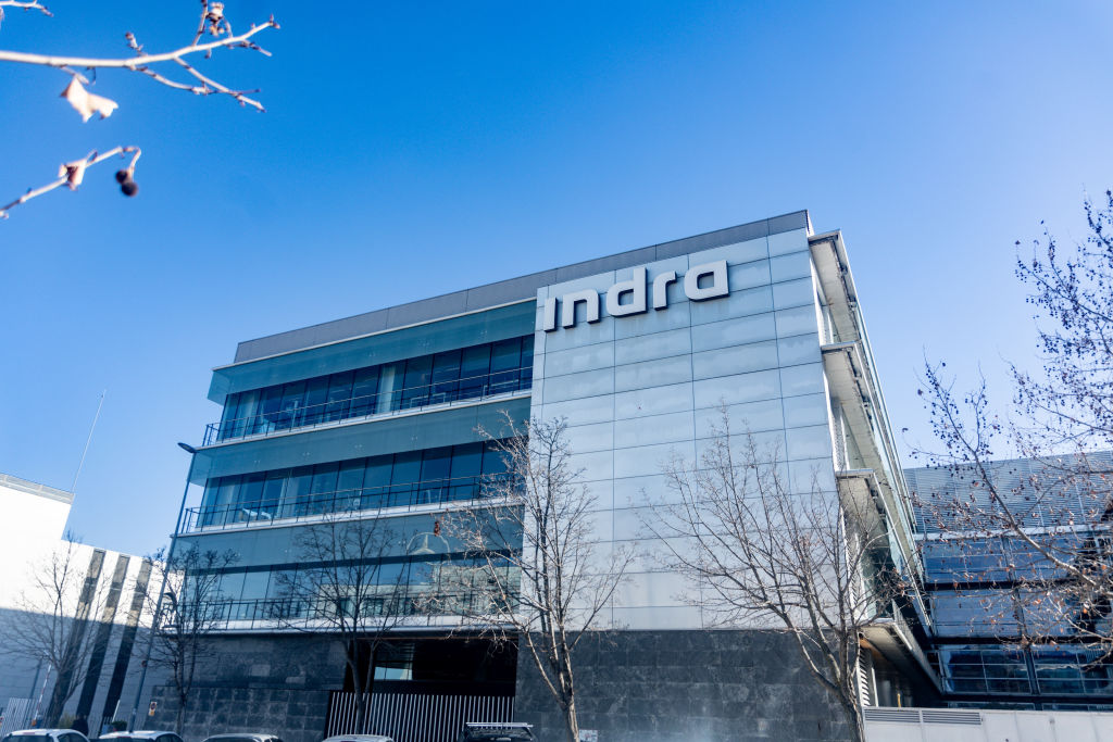 Indra Drops 4% In The Stock Market After Acquiring 89.68% Of Hispasat For 725 Million Euros