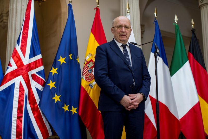 Defence Commissioner Kubilius pushes for more defence project oversight