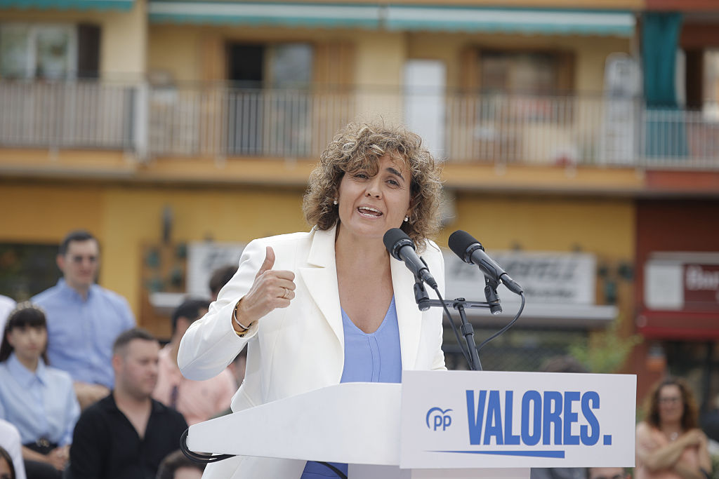 Top EPP politician Montserrat (quietly) comes clean about pay