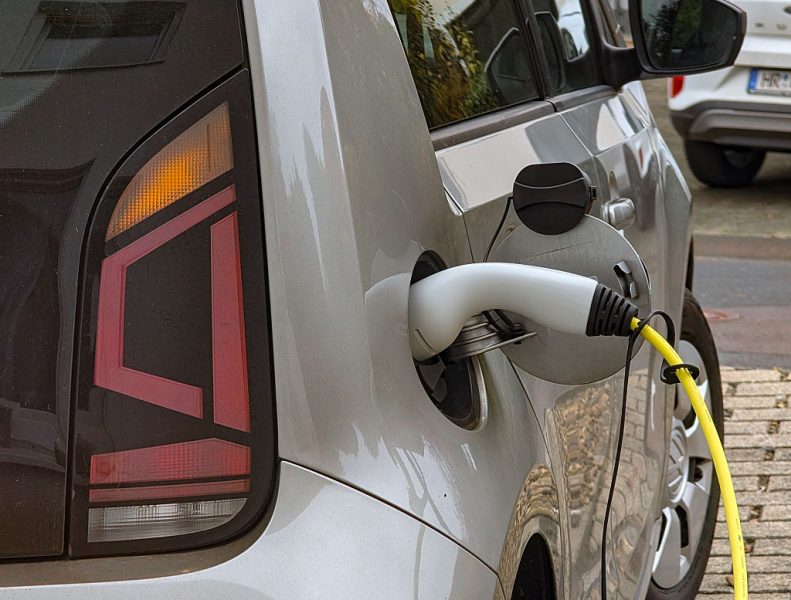 Socialists eye support scheme to boost EU-made electric cars