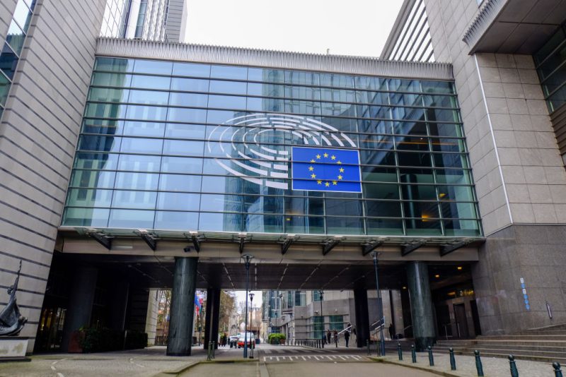 MEPs vote to sue the Commission for scrapping patents law
