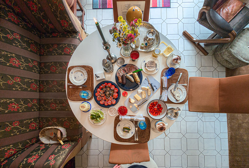 Várhelyi’s EU food tax plan sparks backlash inside European Commission