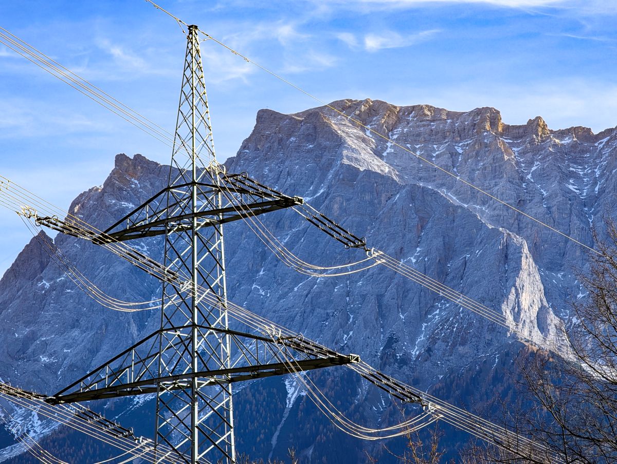 European super-grid plans threatened by huge power line funding gap | Euractiv