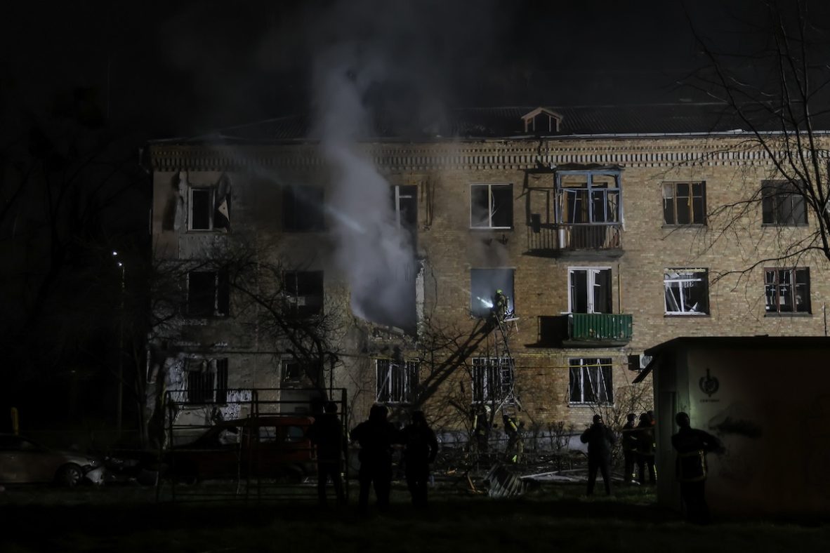 Ukrainian officials head to US for peace talks following night of heavy attacks