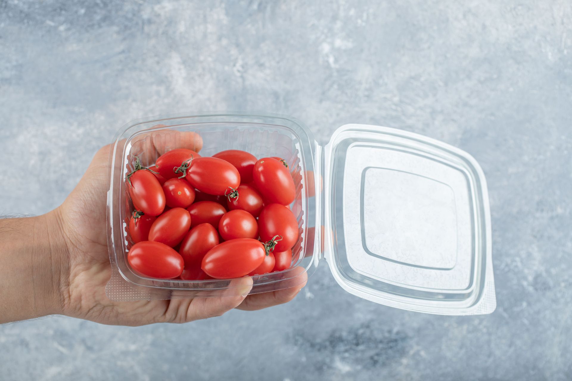 Restricting recyclable PET trays risks more food waste in Europe