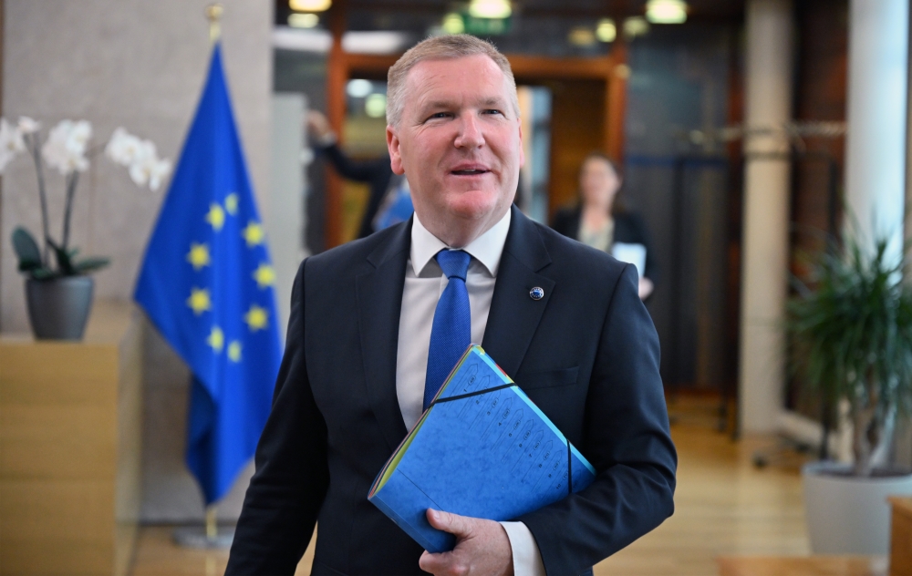 Commission renews EU-UK data transfer deal just in time