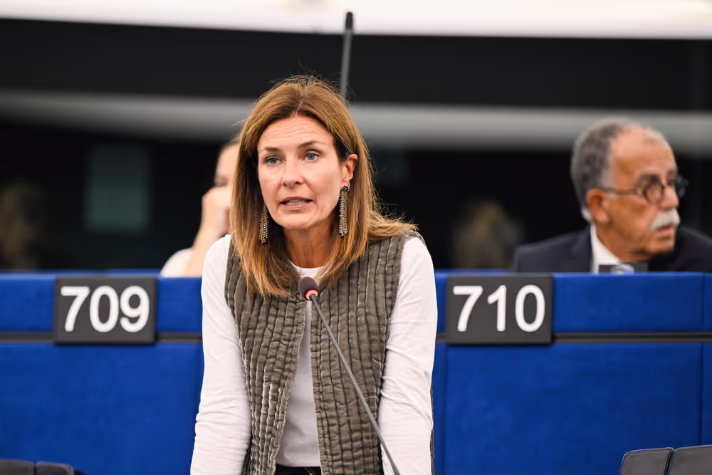 MEPs shield Gualmini, lift Moretti’s immunity in Qatargate probe