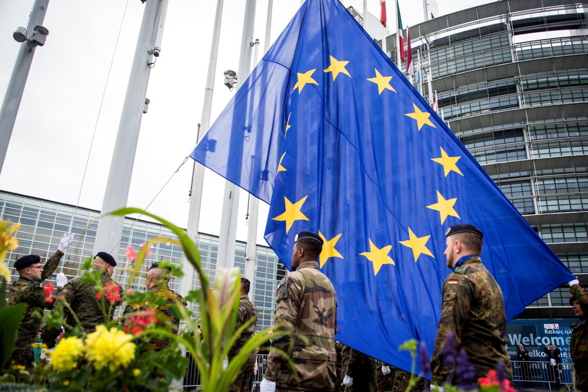 European Parliament calls for an operational EU mutual defence clause