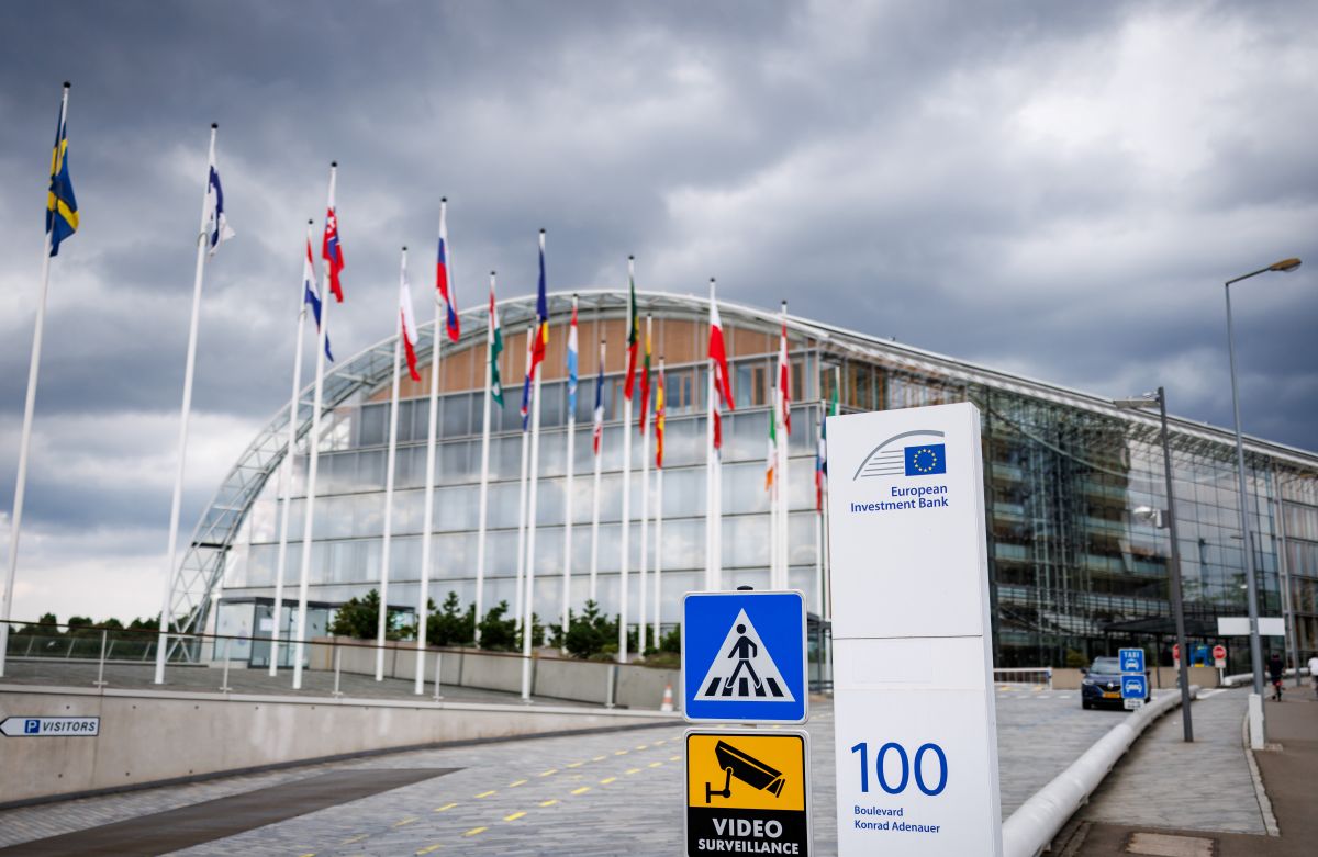 EIB defends climate record despite missing adaptation finance target |  Euractiv
