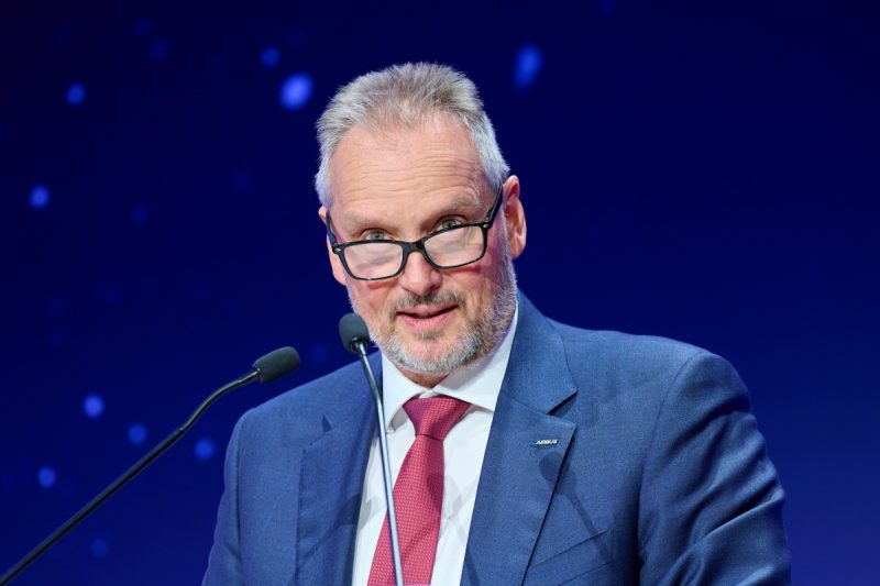 Deutschland brauche nicht die gleichen Kampfflugzeuge wie Frankreich, sagt Merz | Euroactiv
