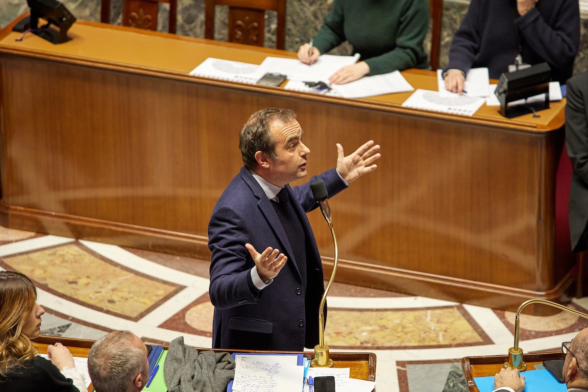 French government moves to push through 2026 budget without parliamentary vote