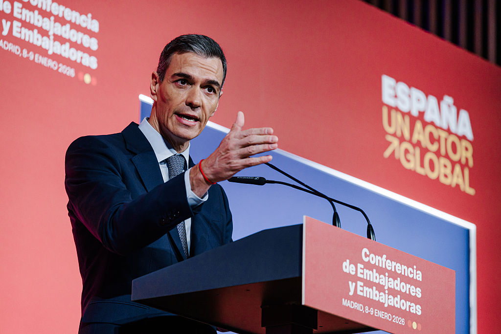Sánchez: EU must build common defence, even without full bloc support