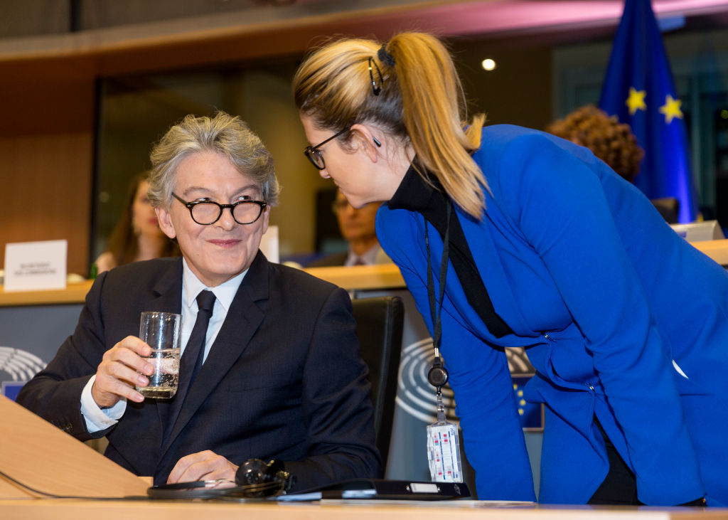 MEP's report on EU telecoms reform backs operators against platforms