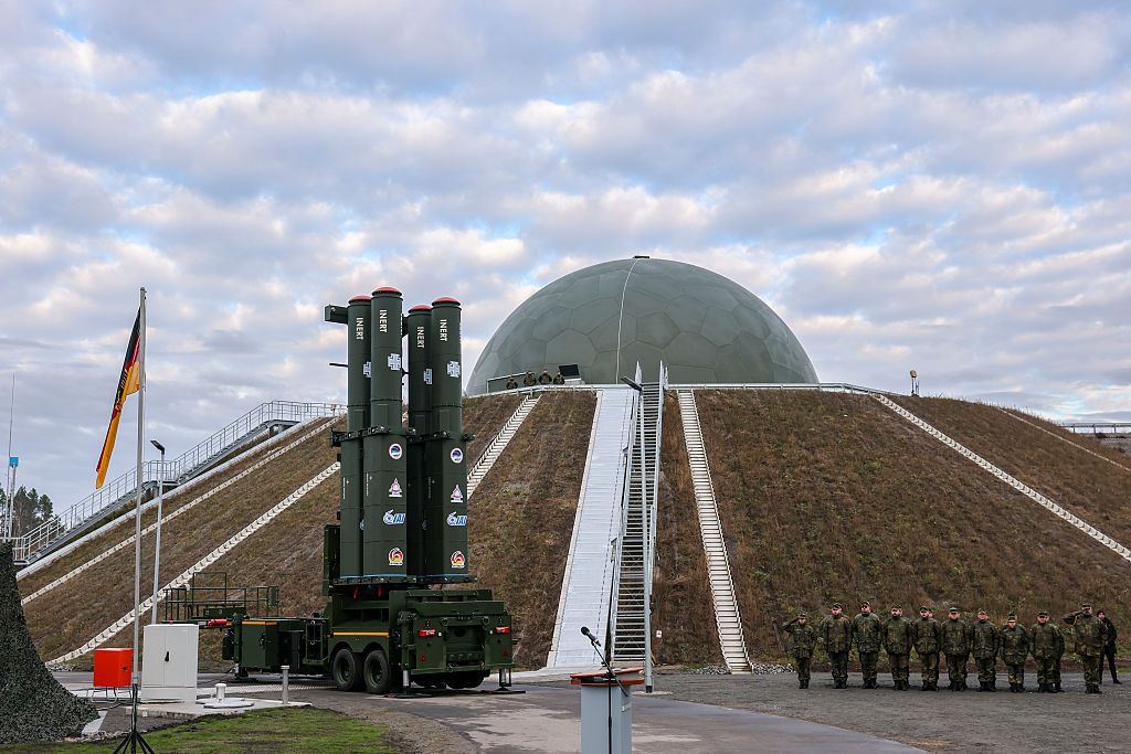 Berlin, Israeli defence giant IAI sign deal for ae