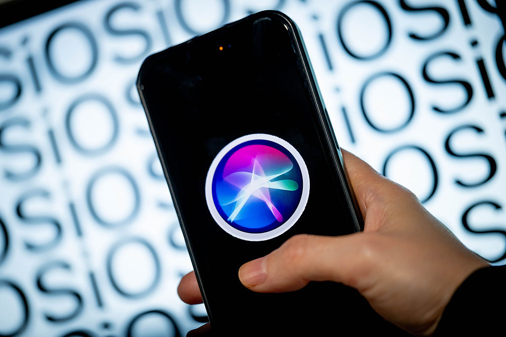 Apple blames EU’s Big Tech rulebook for delaying Siri AI