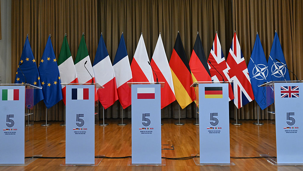 Defence Commissioner pushes E5 as launchpad for European Def