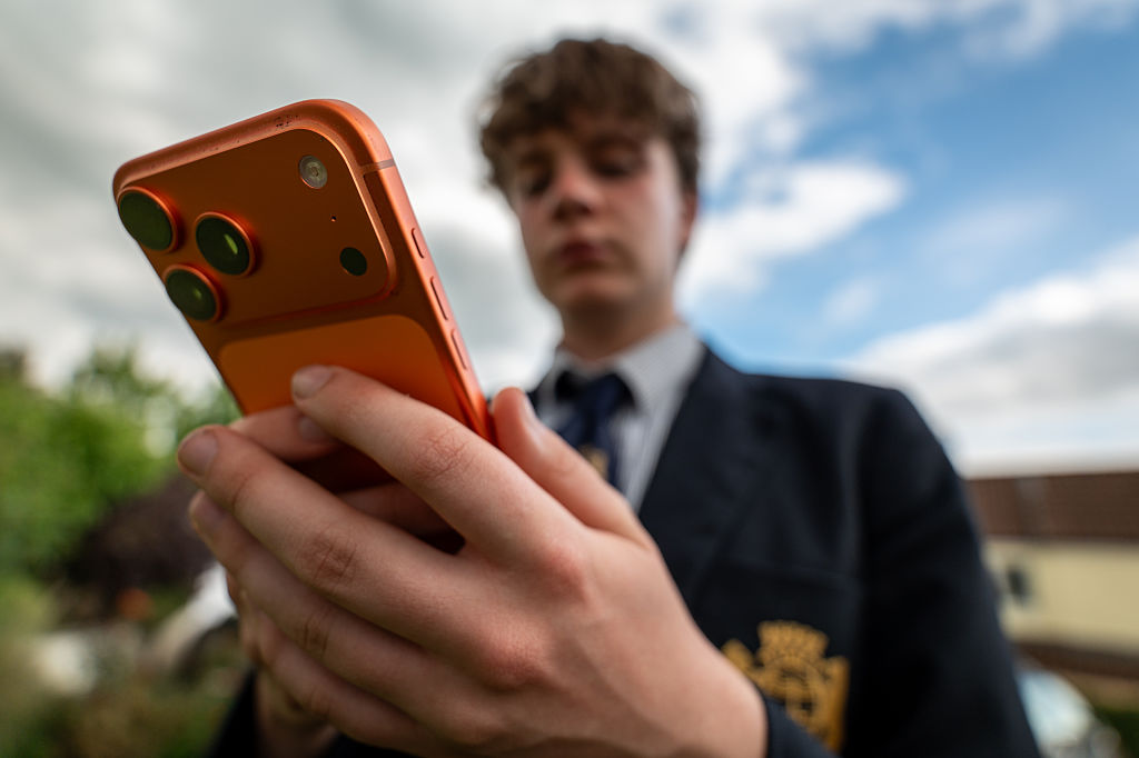 EU digital leaders urge common rules on kids’ social media u