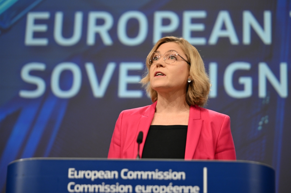 EU to set up AI testing ‘capacity’ amid worries over powerful models
