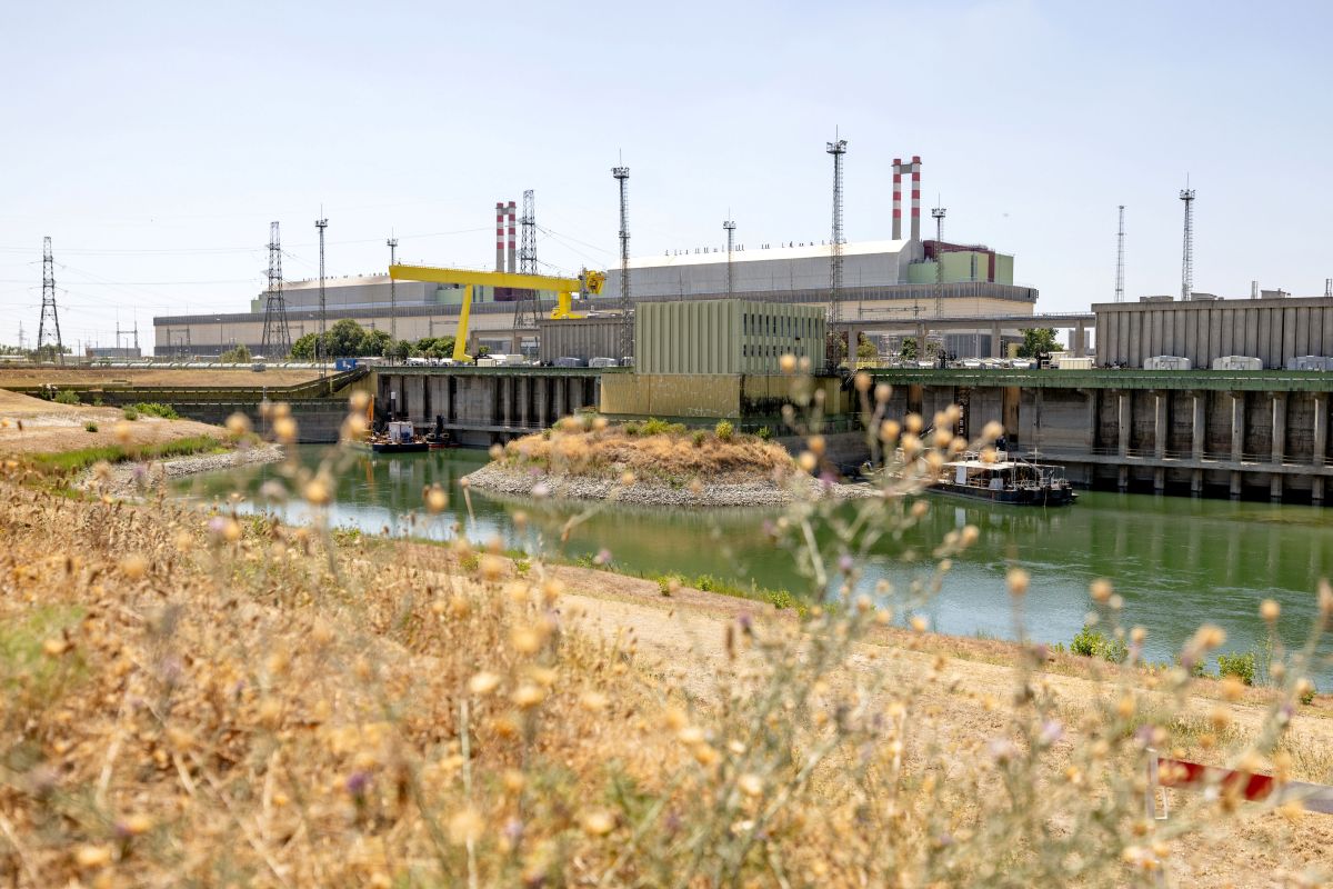Hungary leans on EU grid after nuclear plant shutdown