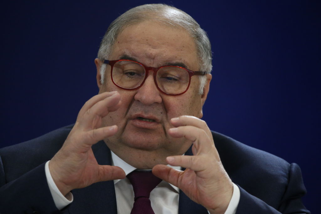 Azerbaijan pardons French ‘spy’ after EU lifts sanctions on oligarchs