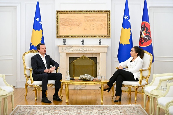 Brüssel beobachtet, wie das Kosovo inmitten einer politische