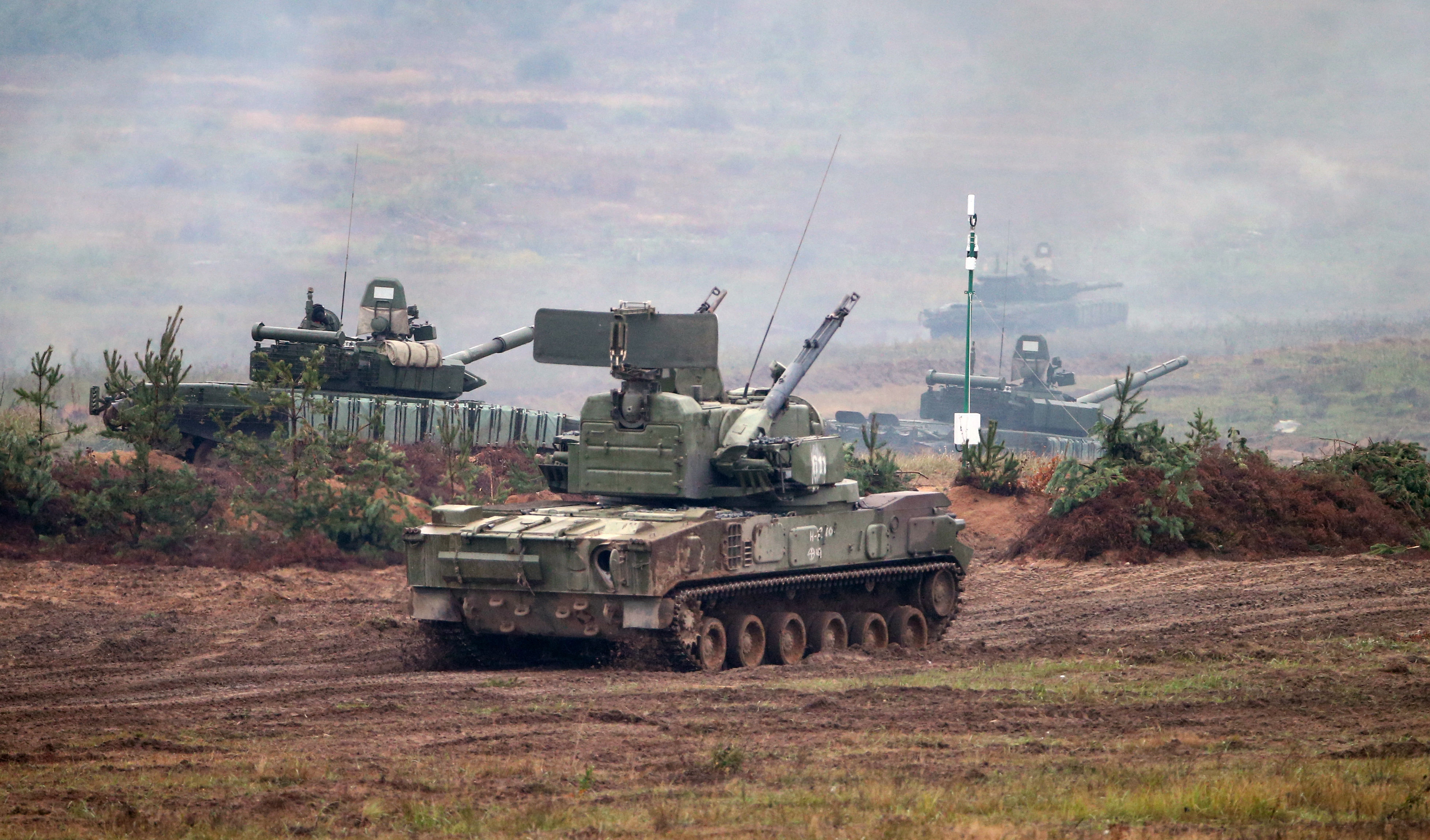 Russia starts biggest manoeuvres ever 