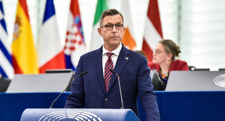 MEP asks investigation over 'takeover' of Bulgarian insurer – EURACTIV.com - Vimarsana News