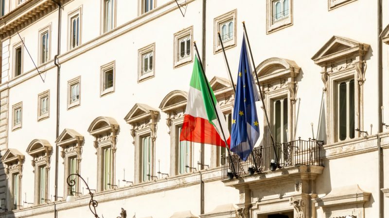 Italy's new anti-poverty scheme sparks concerns in Brussels – EURACTIV.com