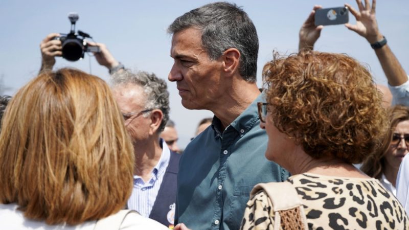 Sánchez under fire as blazes and scandals rage in Spain
